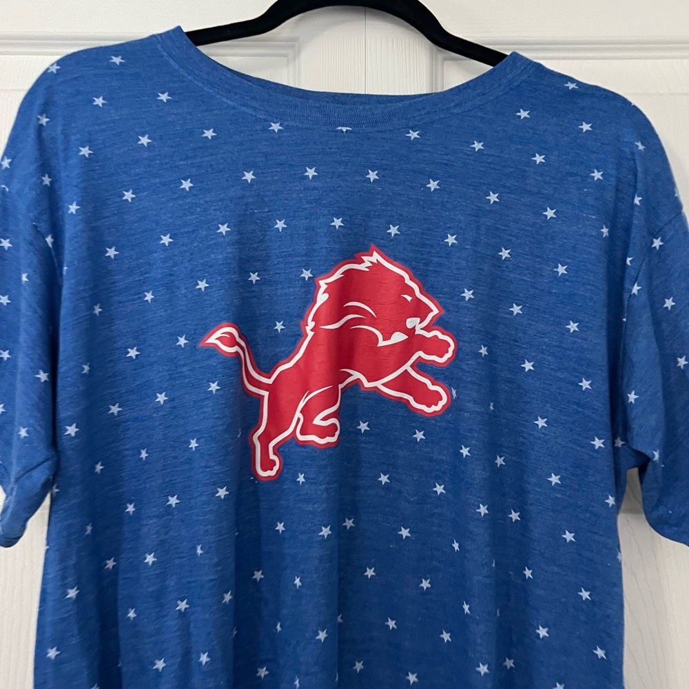 Red, White & Honolulu Blue NFL Lions Tee Shirt 🦁 XL